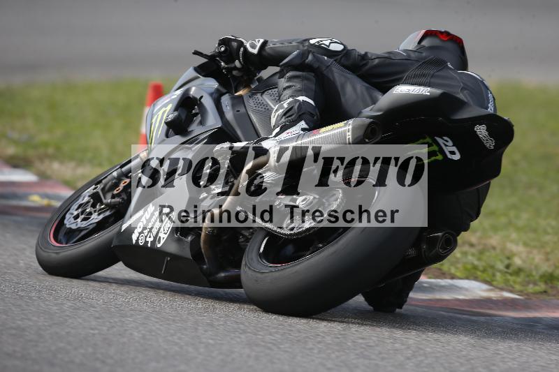 Archiv-2023/74 28.09.2023 Speer Racing ADR/Gruppe gelb/backside